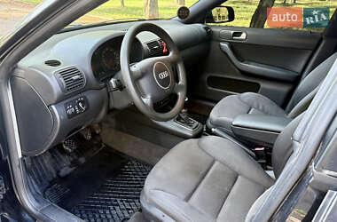Хетчбек Audi A3 2002 в 