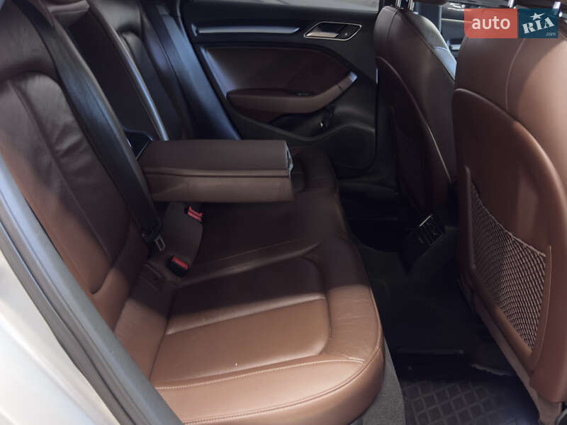 Седан Audi A3 2018 в Николаеве