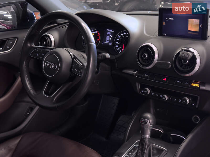 Седан Audi A3 2018 в Николаеве