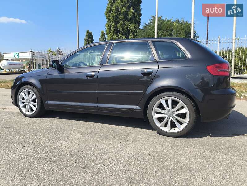 Хетчбек Audi A3 2011 в Кропивницькому
