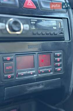 Хэтчбек Audi A3 1999 в 