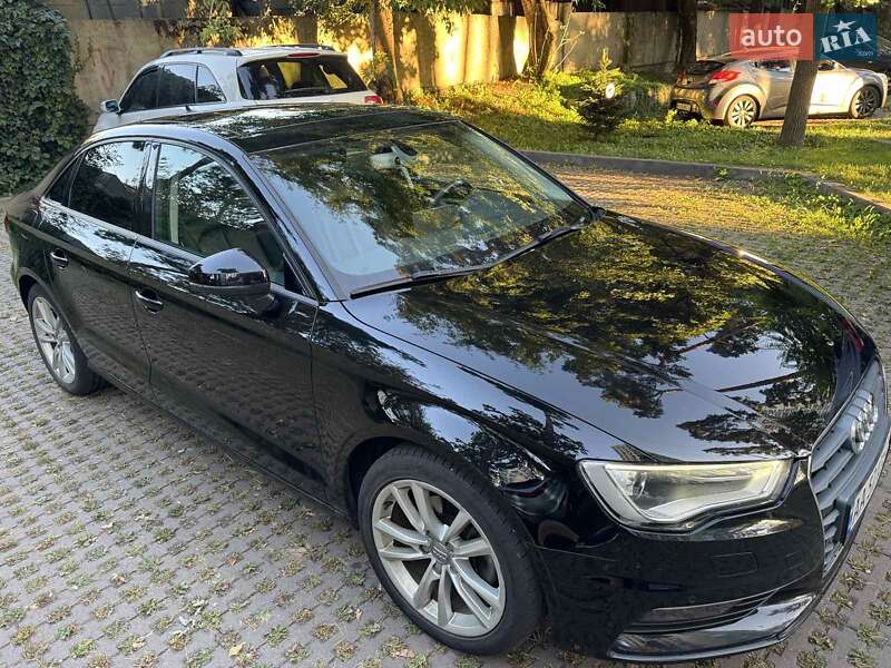 Седан Audi A3 2015 в Киеве