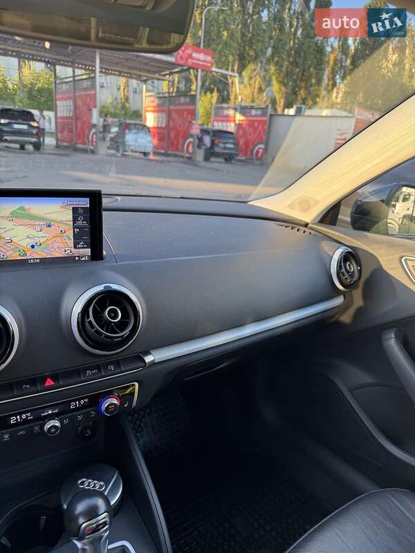 Седан Audi A3 2015 в Киеве