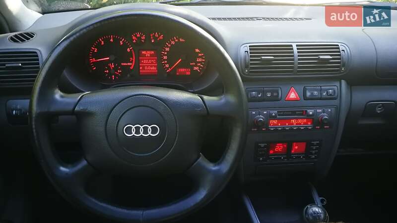 Хэтчбек Audi A3 1998 в Киеве