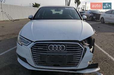 Хэтчбек Audi A3 2018 в 