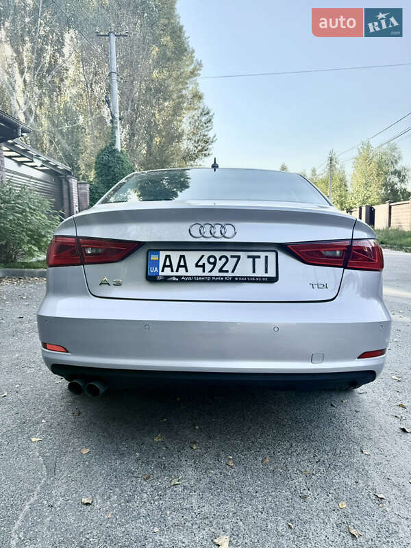 Седан Audi A3 2015 в Киеве