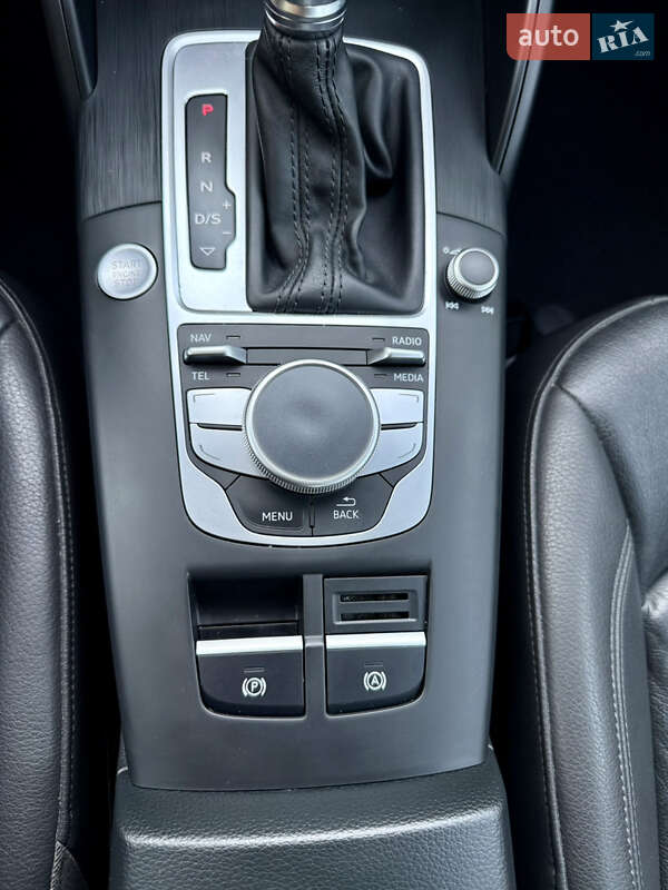 Седан Audi A3 2015 в Киеве