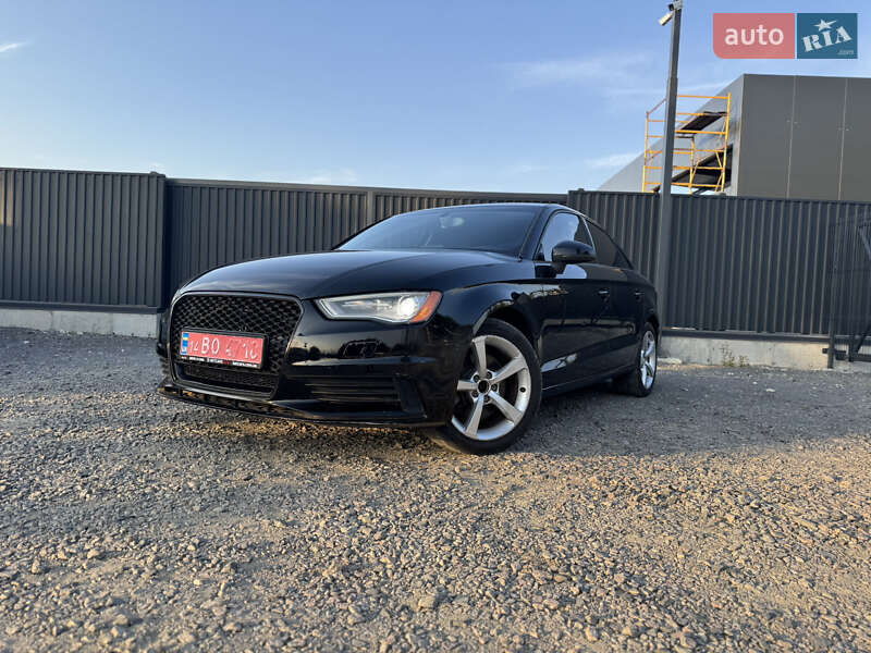 Седан Audi A3 2015 в Львові
