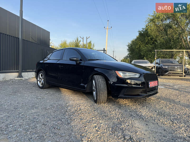 Седан Audi A3 2015 в Львові