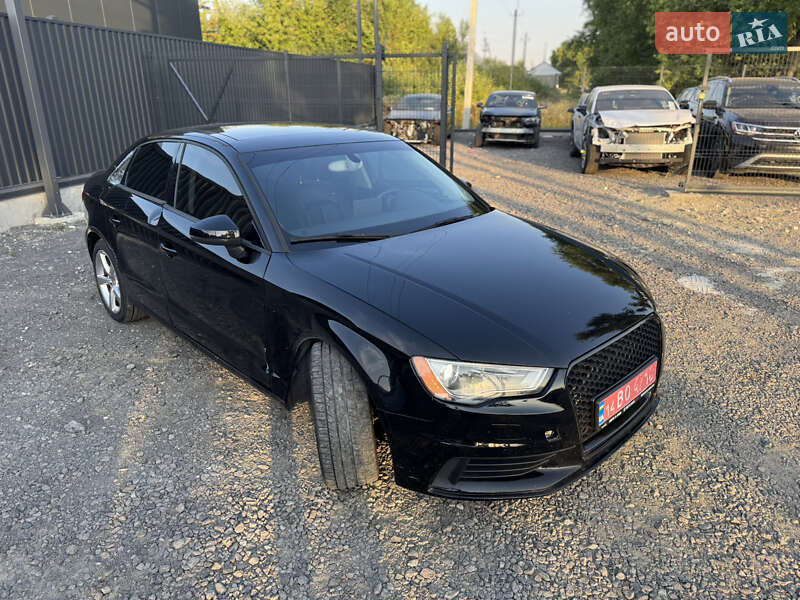 Седан Audi A3 2015 в Львові