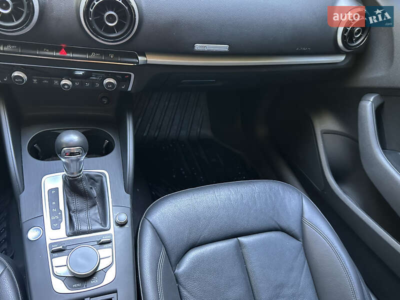Седан Audi A3 2016 в Києві