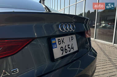 Седан Audi A3 2015 в Ровно
