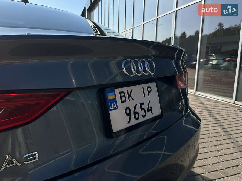 Седан Audi A3 2015 в Ровно