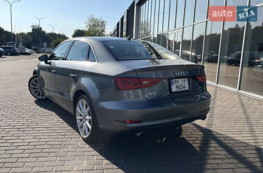 Седан Audi A3 2015 в Ровно