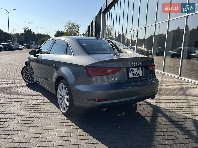 Седан Audi A3 2015 в Ровно
