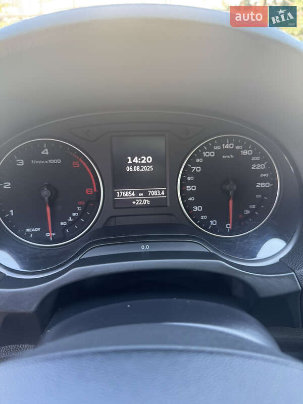 Седан Audi A3 2016 в Киеве