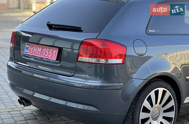 Хетчбек Audi A3 2004 в 