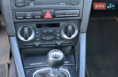 Хетчбек Audi A3 2004 в 
