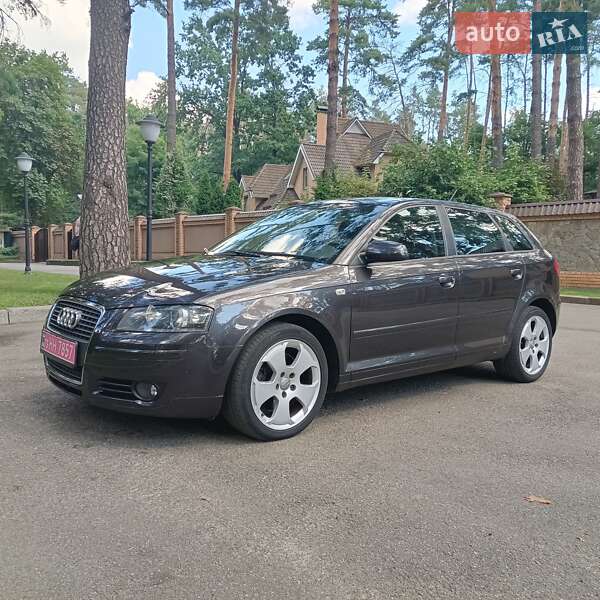 Хэтчбек Audi A3 2005 в 