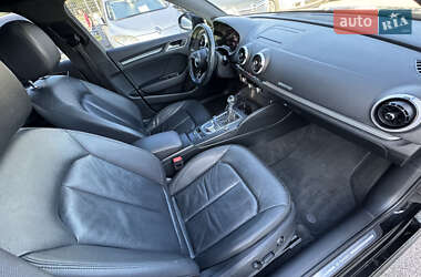 Хэтчбек Audi A3 2017 в 