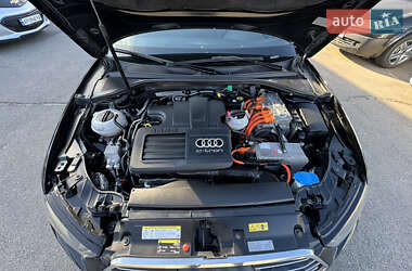 Хэтчбек Audi A3 2017 в 