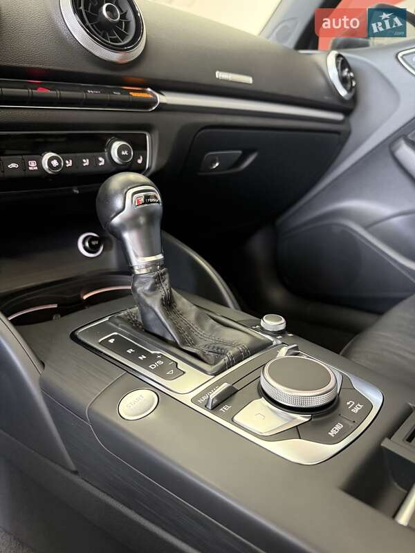 Седан Audi A3 2019 в Черновцах