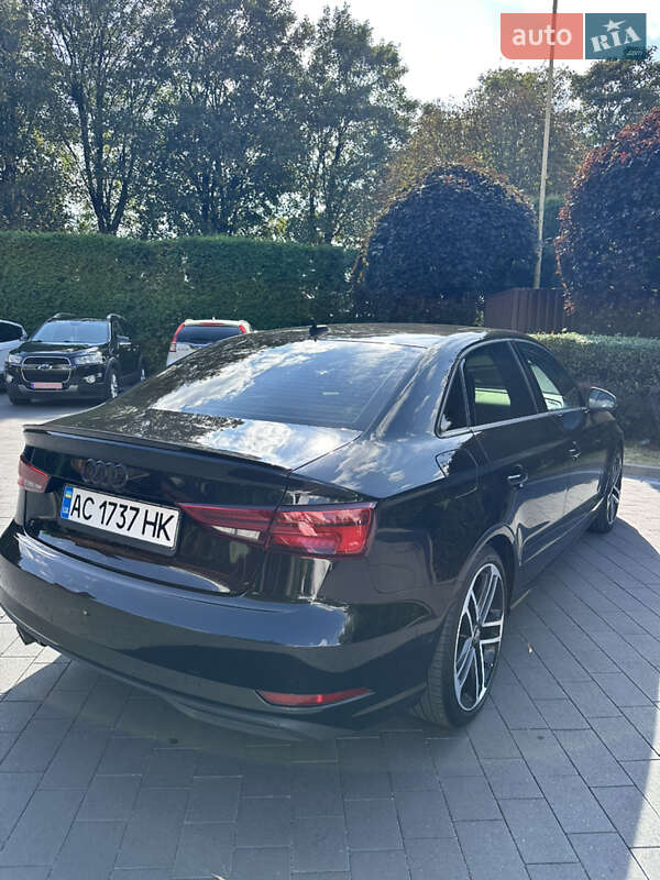 Седан Audi A3 2016 в Луцьку
