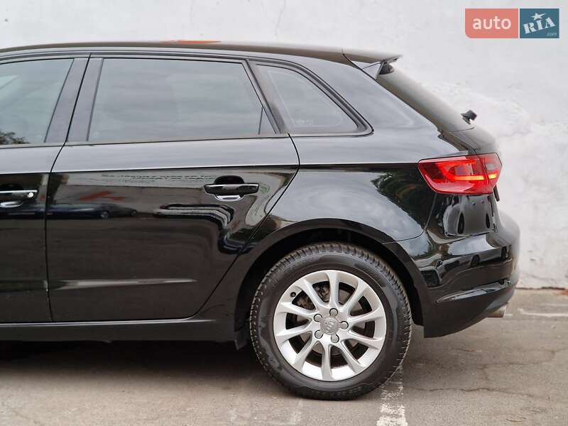 Хэтчбек Audi A3 2015 в Одессе