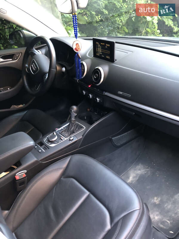 Седан Audi A3 2016 в Днепре