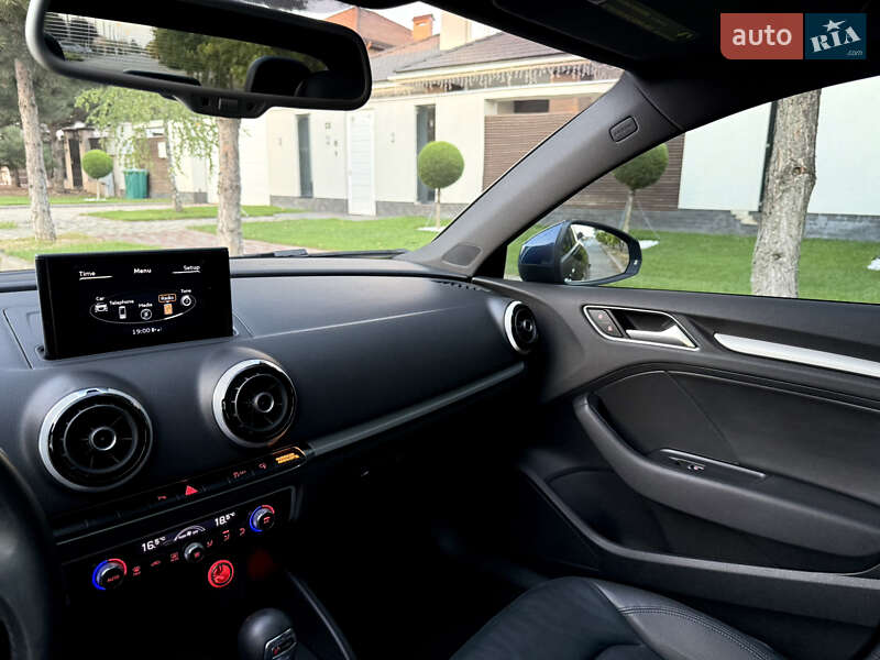 Седан Audi A3 2015 в Одессе