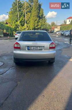 Хэтчбек Audi A3 2001 в 