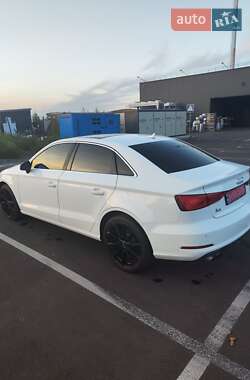 Седан Audi A3 2016 в 