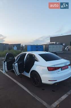 Седан Audi A3 2016 в 