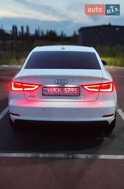 Седан Audi A3 2016 в 