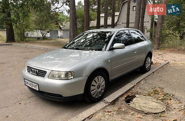 Хэтчбек Audi A3 1998 в 