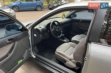 Хэтчбек Audi A3 1998 в 