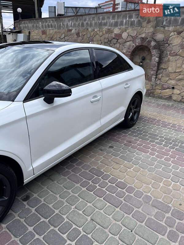 Седан Audi A3 2015 в Тернополе