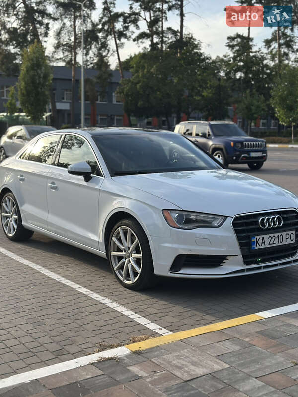 Седан Audi A3 2015 в Киеве