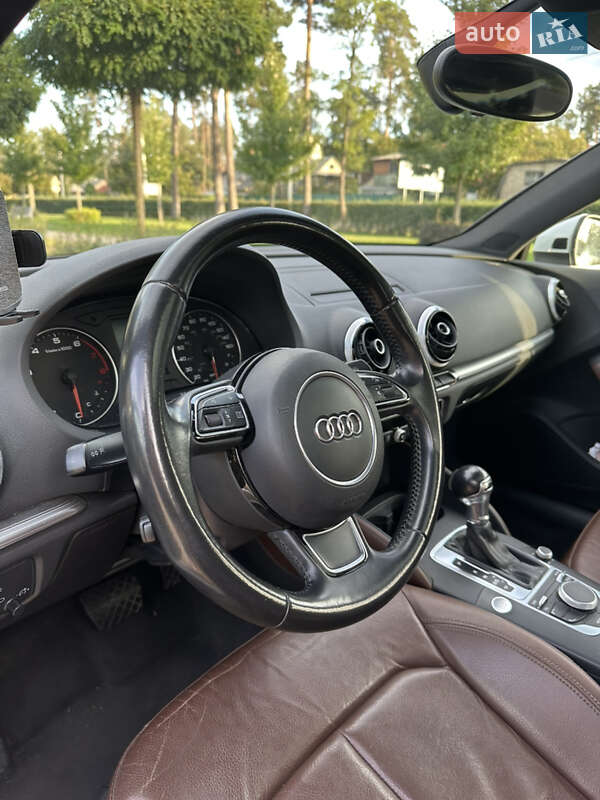 Седан Audi A3 2015 в Киеве