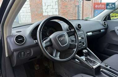Хэтчбек Audi A3 2005 в 