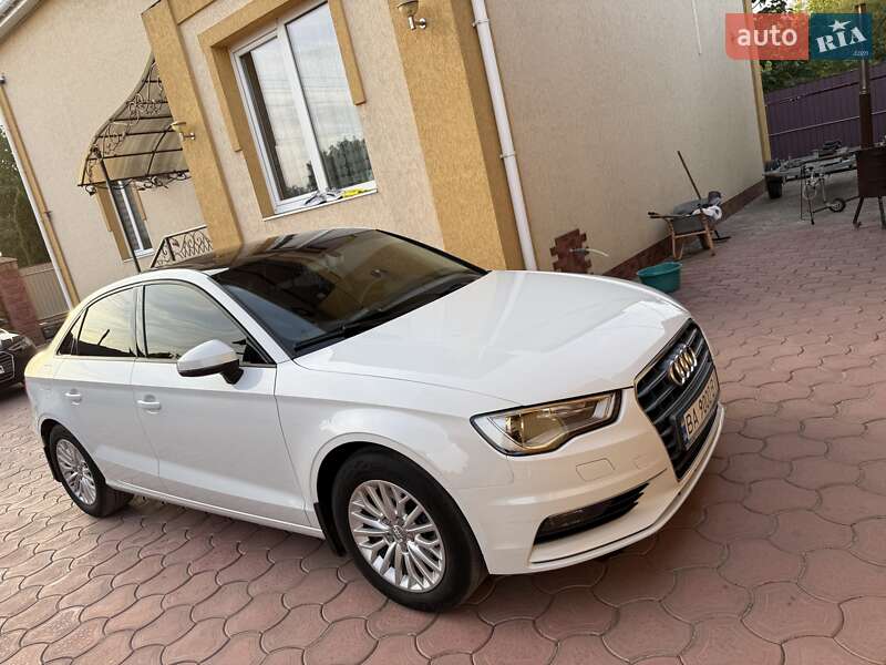 Седан Audi A3 2016 в Долинской