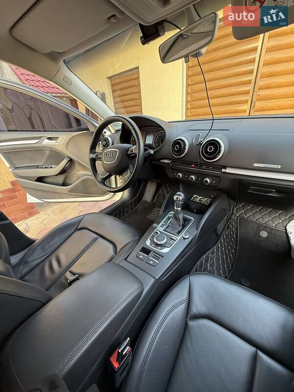 Седан Audi A3 2016 в Долинской