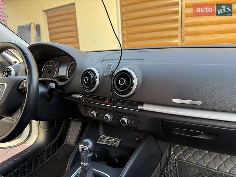 Седан Audi A3 2016 в Долинской