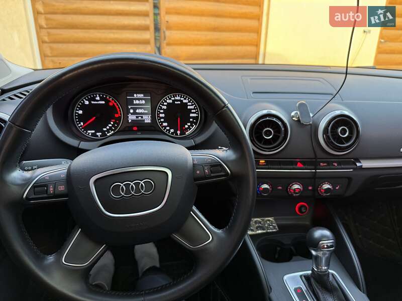 Седан Audi A3 2016 в Долинской