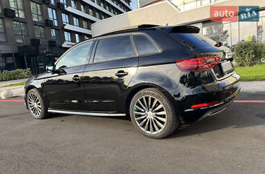 Хетчбек Audi A3 2016 в 