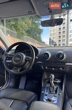 Седан Audi A3 2016 в 