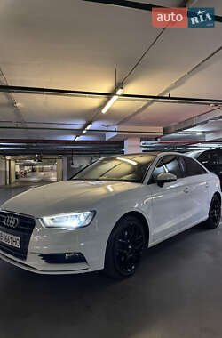 Седан Audi A3 2016 в 