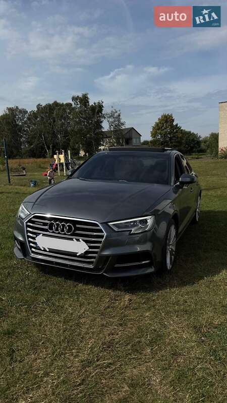 Седан Audi A3 2018 в Львове