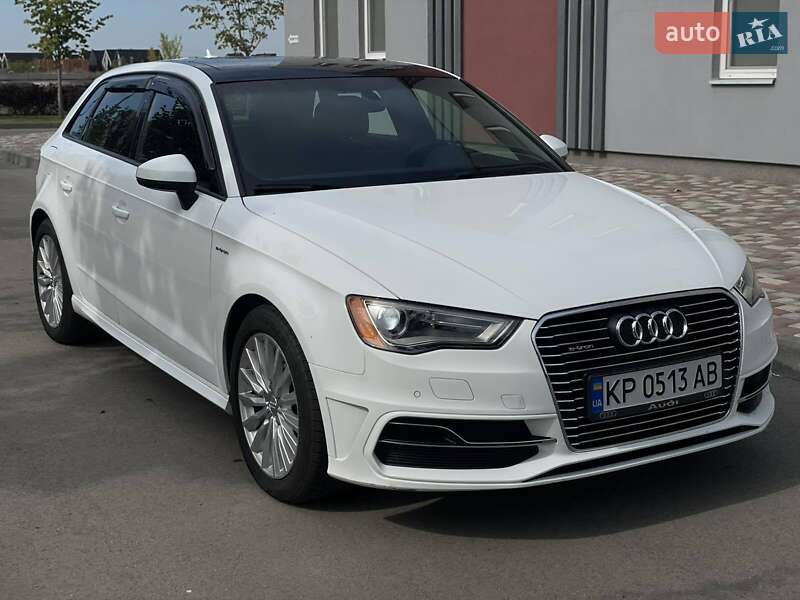 Хэтчбек Audi A3 2016 в Днепре
