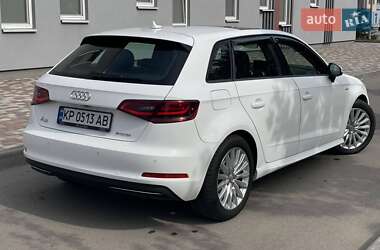 Хетчбек Audi A3 2016 в 